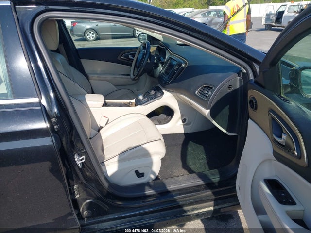 Aukcja sprzedaży 2015 Chrysler 200 C, vin: 1C3CCCCGXFN614231, numer aukcji: 44781402