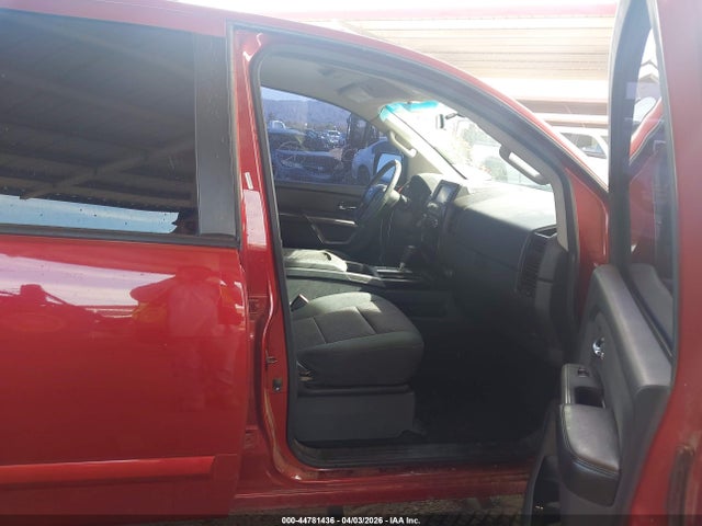 1N6AA0ED4FN513385 Nissan TITAN SV