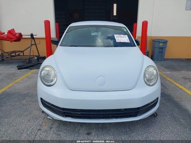 44781471 :رقم المزاد ، 3VWF17AT6GM606335 vin ، 2016 Volkswagen Beetle 1.8t S مزاد بيع
