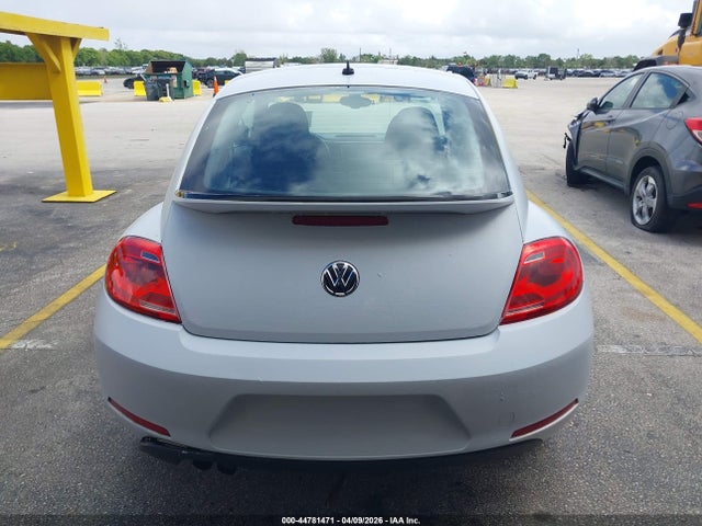44781471 :رقم المزاد ، 3VWF17AT6GM606335 vin ، 2016 Volkswagen Beetle 1.8t S مزاد بيع
