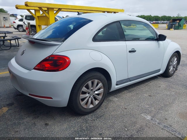 44781471 :رقم المزاد ، 3VWF17AT6GM606335 vin ، 2016 Volkswagen Beetle 1.8t S مزاد بيع