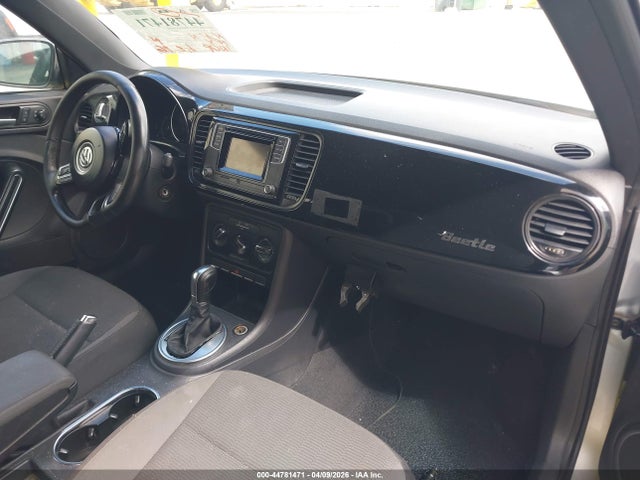 44781471 :رقم المزاد ، 3VWF17AT6GM606335 vin ، 2016 Volkswagen Beetle 1.8t S مزاد بيع