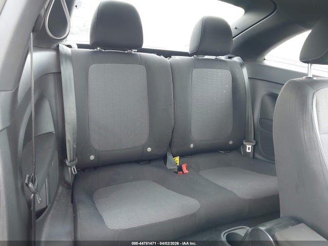 44781471 :رقم المزاد ، 3VWF17AT6GM606335 vin ، 2016 Volkswagen Beetle 1.8t S مزاد بيع