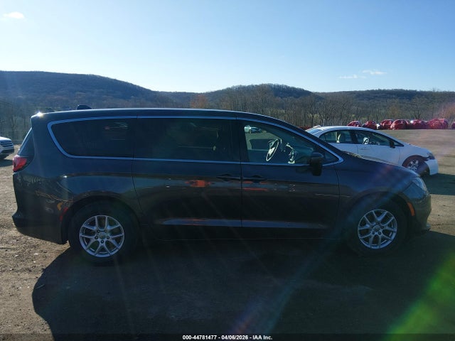 44781477 :رقم المزاد ، 2C4RC1CG5LR181720 vin ، 2020 Chrysler Voyager Lx مزاد بيع