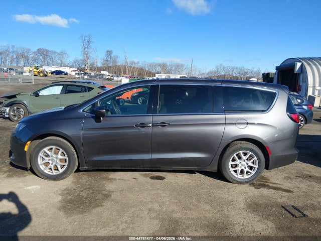 44781477 :رقم المزاد ، 2C4RC1CG5LR181720 vin ، 2020 Chrysler Voyager Lx مزاد بيع