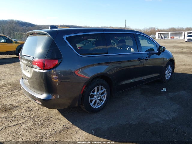 2020 CHRYSLER VOYAGER 2C4RC1CG5LR181720 Photo 3