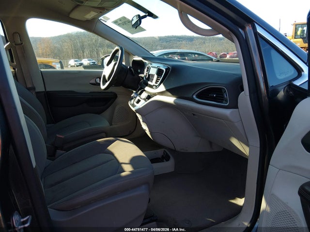 2020 CHRYSLER VOYAGER 2C4RC1CG5LR181720 Photo 4