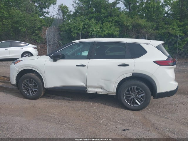 5N1BT3AB2RC701745 Nissan Rogue S Intelligent Awd