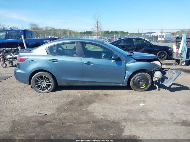 2011 Mazda Mazda3 S Sport მანქანა იყიდება აუქციონზე, vin: JM1BL1U60B1375940, აუქციონის ნომერი: 44781664