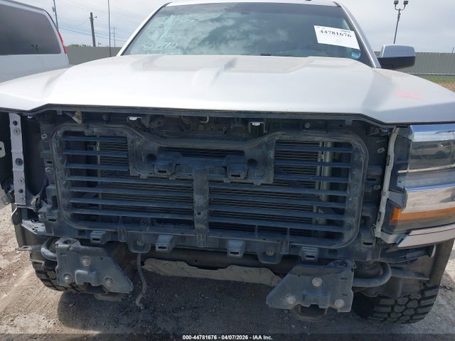 44781676 :رقم المزاد ، 3GCPCREC1JG243858 vin ، 2018 Chevrolet Silverado 1500 1lt مزاد بيع