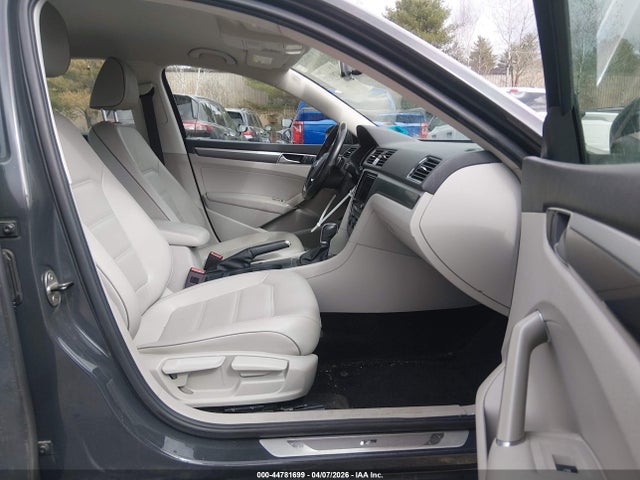 2018 VOLKSWAGEN PASSAT 1VWAA7A37JC003316 Photo 4
