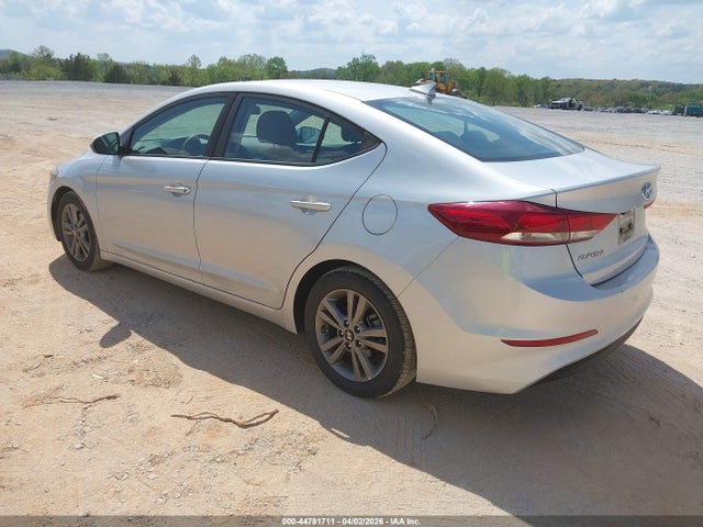 2018 HYUNDAI ELANTRA 5NPD84LF3JH333718 Photo 2