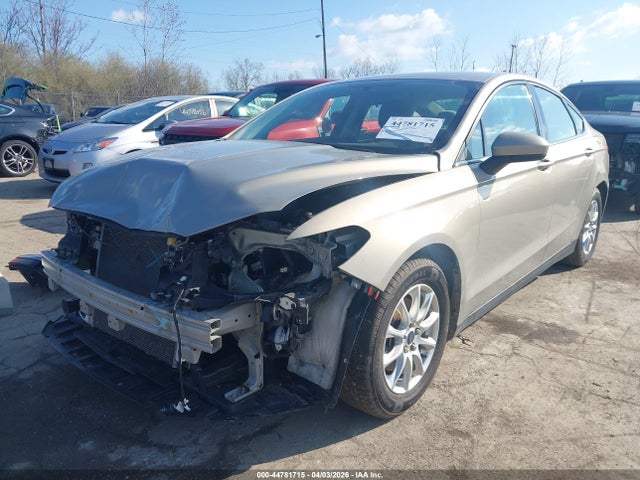 Продажа на аукционе авто 2015 Ford Fusion S, vin: 3FA6P0G70FR204174, номер лота: 44781715