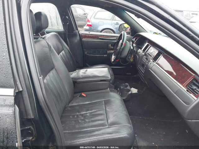2007 Lincoln Town Car Executive L მანქანა იყიდება აუქციონზე, vin: 1LNHM84W87Y608148, აუქციონის ნომერი: 44781749