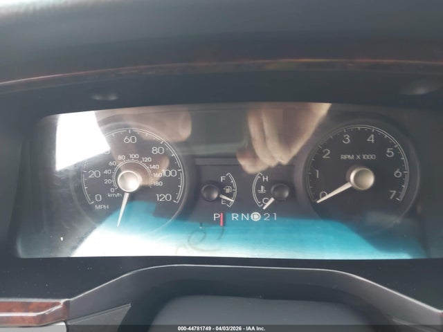 2007 Lincoln Town Car Executive L მანქანა იყიდება აუქციონზე, vin: 1LNHM84W87Y608148, აუქციონის ნომერი: 44781749