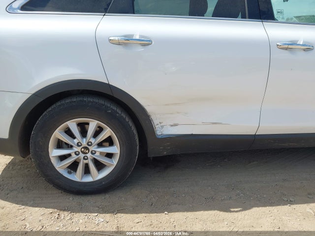 Auction sale of the 2019 Kia Sorento 3.3l Lx, vin: 5XYPG4A59KG483125, lot number: 44781765