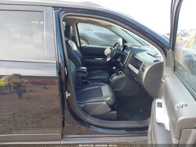 44781780 :رقم المزاد ، 1C4NJCEA9HD117358 vin ، 2017 Jeep Compass Latitude Fwd مزاد بيع