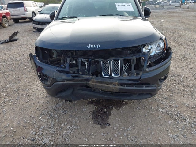 44781780 :رقم المزاد ، 1C4NJCEA9HD117358 vin ، 2017 Jeep Compass Latitude Fwd مزاد بيع