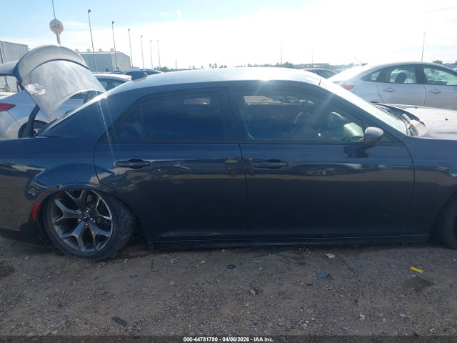44781790 :رقم المزاد ، 2C3CCABG9HH516311 vin ، 2017 Chrysler 300 300s مزاد بيع