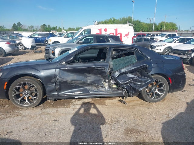 44781790 :رقم المزاد ، 2C3CCABG9HH516311 vin ، 2017 Chrysler 300 300s مزاد بيع