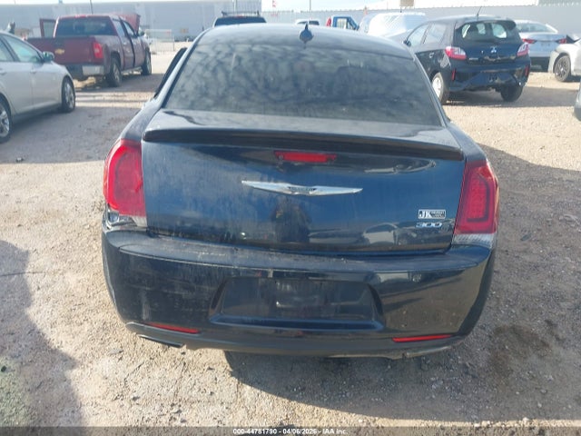 44781790 :رقم المزاد ، 2C3CCABG9HH516311 vin ، 2017 Chrysler 300 300s مزاد بيع
