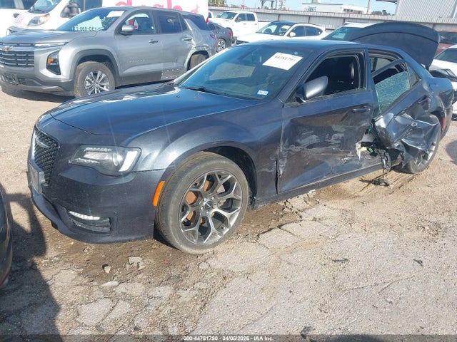 44781790 :رقم المزاد ، 2C3CCABG9HH516311 vin ، 2017 Chrysler 300 300s مزاد بيع