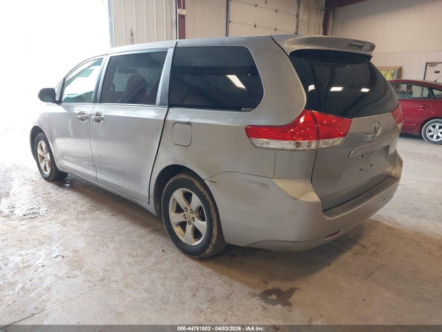 2012 TOYOTA SIENNA 5TDKA3DC9CS015786 Photo 2