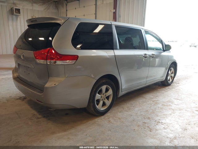 2012 TOYOTA SIENNA 5TDKA3DC9CS015786 Photo 3