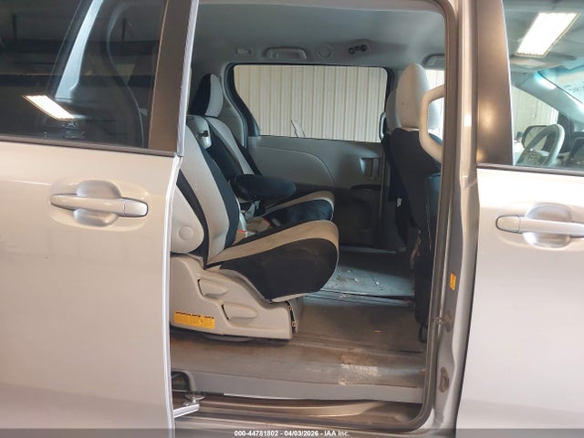 2012 TOYOTA SIENNA 5TDKA3DC9CS015786 Photo 7