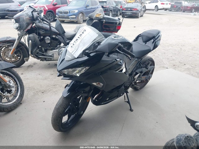 JKAEXKG15KDA32933 Kawasaki EX400