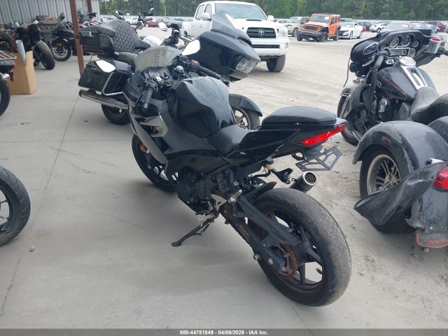 JKAEXKG15KDA32933 Kawasaki EX400