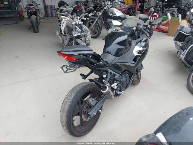JKAEXKG15KDA32933 Kawasaki EX400