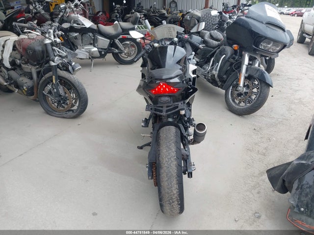 JKAEXKG15KDA32933 Kawasaki EX400