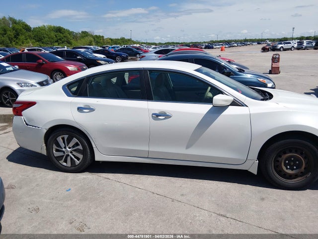 1N4AL3AP6HN326561 Nissan Altima 2.5 S