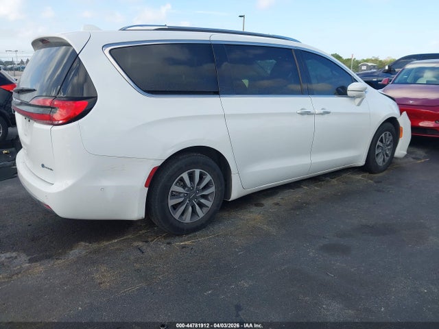 2021 Chrysler Pacifica Hybrid Touring L მანქანა იყიდება აუქციონზე, vin: 2C4RC1L77MR577021, აუქციონის ნომერი: 44781912