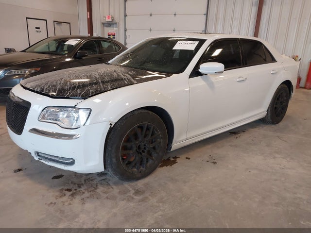 2016 Chrysler 300 300s მანქანა იყიდება აუქციონზე, vin: 2C3CCABT8GH182512, აუქციონის ნომერი: 44781980