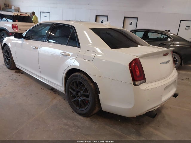 2016 Chrysler 300 300s მანქანა იყიდება აუქციონზე, vin: 2C3CCABT8GH182512, აუქციონის ნომერი: 44781980