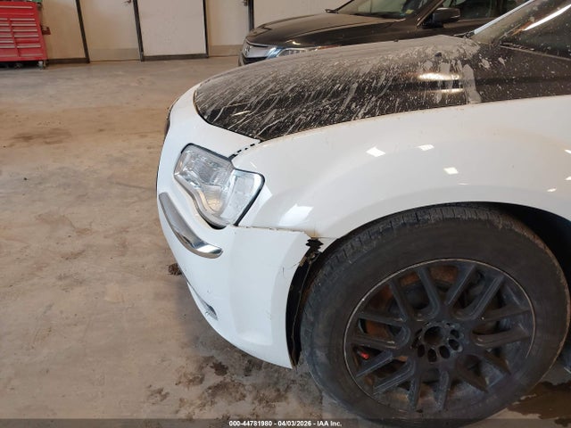 2016 Chrysler 300 300s მანქანა იყიდება აუქციონზე, vin: 2C3CCABT8GH182512, აუქციონის ნომერი: 44781980