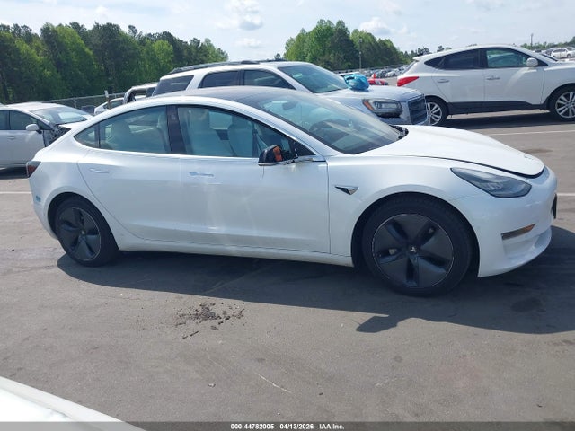 2018 Tesla Model 3 Long Range/performance მანქანა იყიდება აუქციონზე, vin: 5YJ3E1EB0JF086301, აუქციონის ნომერი: 44782005