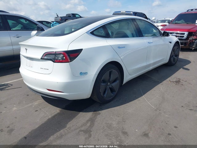 2018 Tesla Model 3 Long Range/performance მანქანა იყიდება აუქციონზე, vin: 5YJ3E1EB0JF086301, აუქციონის ნომერი: 44782005