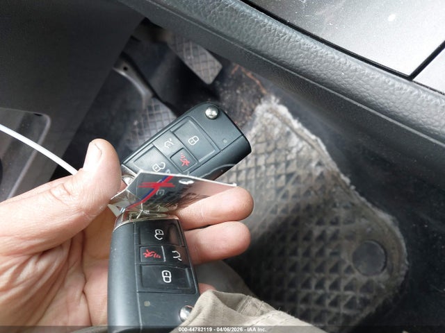 2016 VOLKSWAGEN E-GOLF WVWKP7AU1GW914795 Photo 10