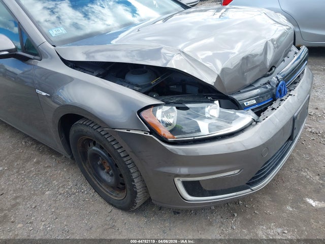 WVWKP7AU1GW914795 Volkswagen E-golf Se