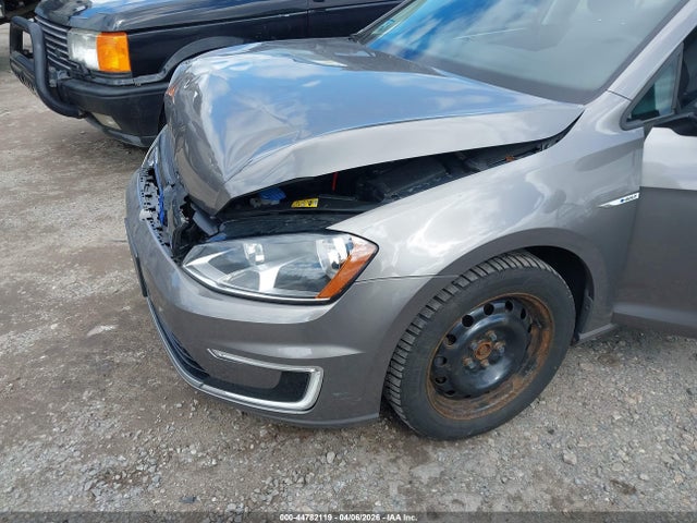 WVWKP7AU1GW914795 Volkswagen E-golf Se