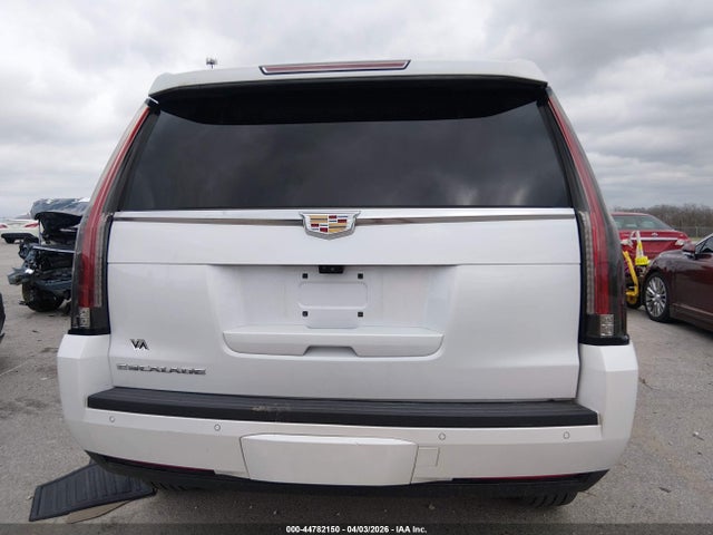 44782150 :رقم المزاد ، 1GYS4BKJ4HR139113 vin ، 2017 Cadillac Escalade Luxury مزاد بيع