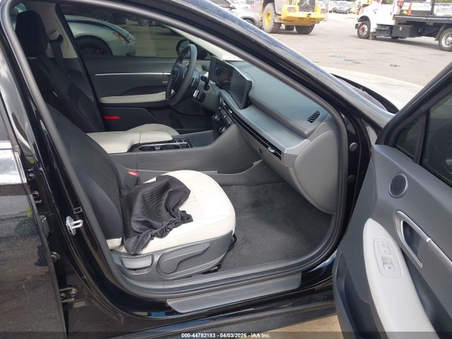 2025 Hyundai Sonata Sel მანქანა იყიდება აუქციონზე, vin: KMHL64JA3SA501550, აუქციონის ნომერი: 44782183