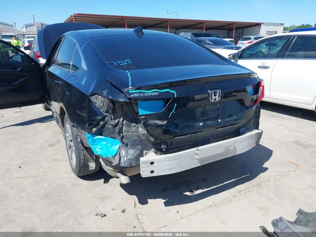 44782195 :رقم المزاد ، 1HGCV1F17JA236677 vin ، 2018 Honda Accord Lx مزاد بيع