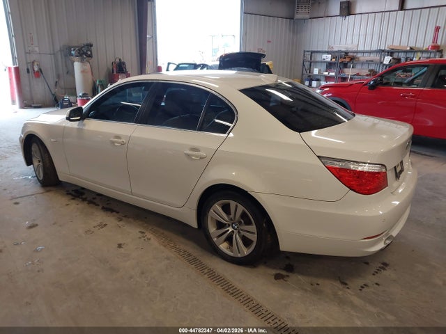 2010 BMW 528I WBANU5C50AC129612 Photo 2