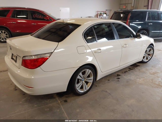 2010 BMW 528I WBANU5C50AC129612 Photo 3