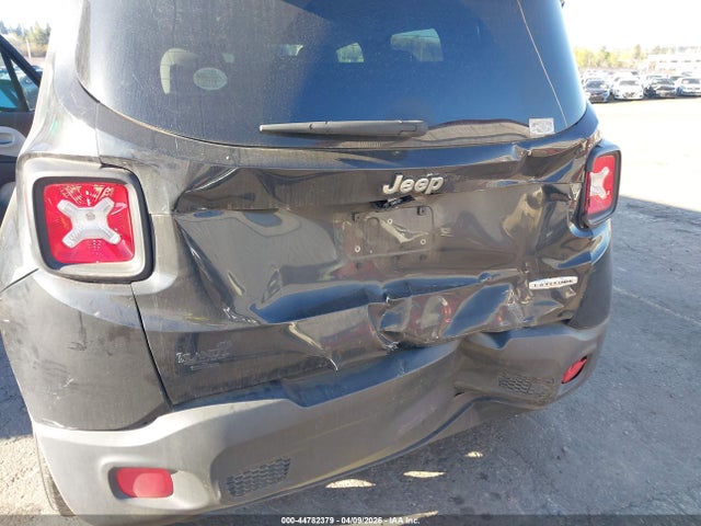 ZACCJABT5FPB98665 Jeep Renegade Latitude