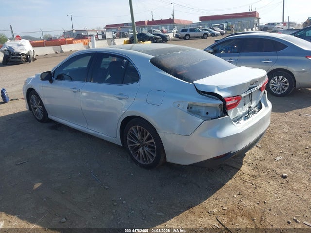 4T1B11HK3JU049216 Toyota CAMRY XLE